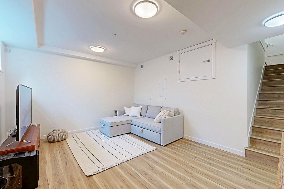 4527 Earles Street Vancouver, BC - 13