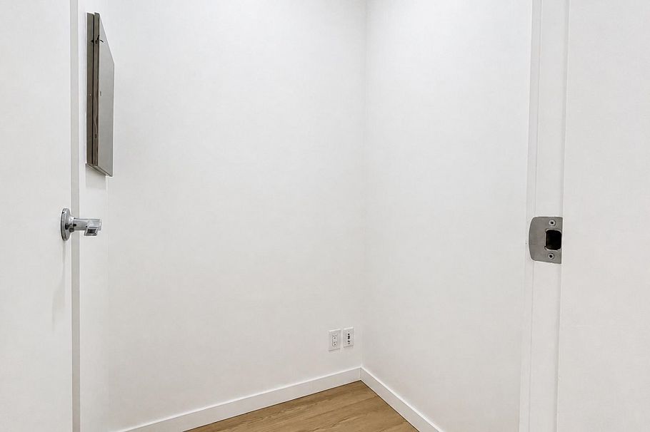 908 977 Mainland Street Vancouver, BC - 17