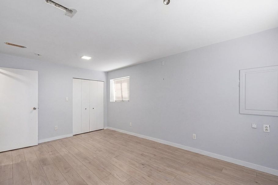 164 E Carisbrooke Road North Vancouver, BC - 15