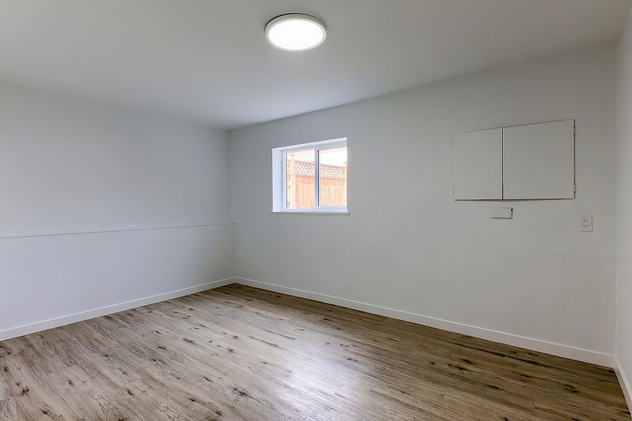 1743 E 49th Avenue Vancouver, BC - 13
