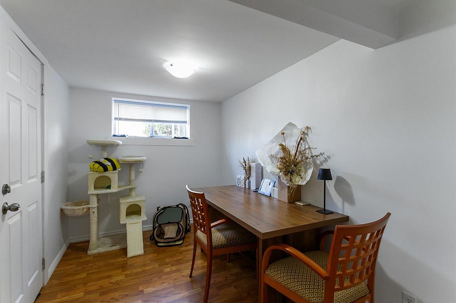 1925 Adanac Street Vancouver, BC - 20