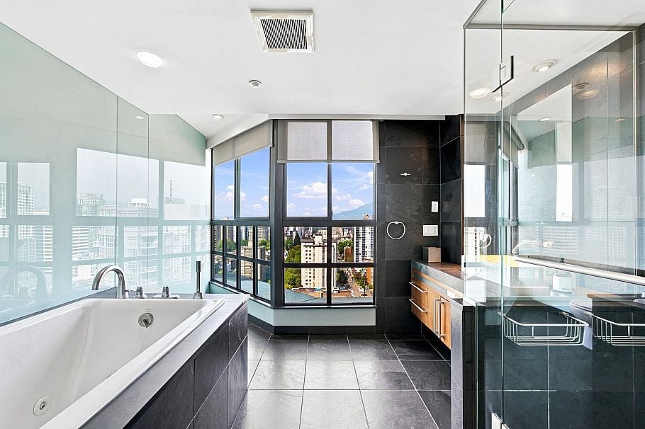 2301 909 Burrard Street Vancouver, BC - 25
