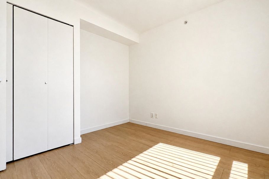 908 977 Mainland Street Vancouver, BC - 14
