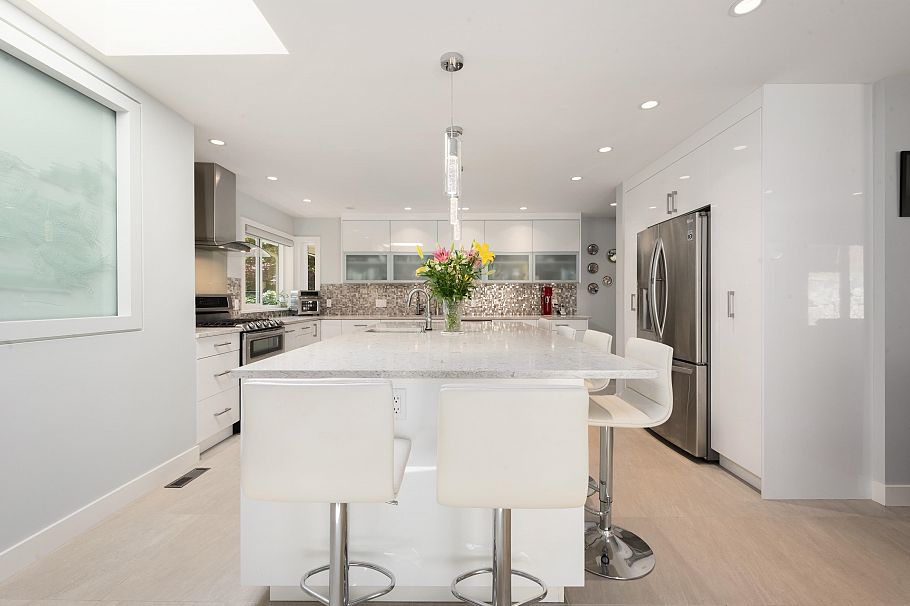 772 Regal Crescent North Vancouver, BC - 4