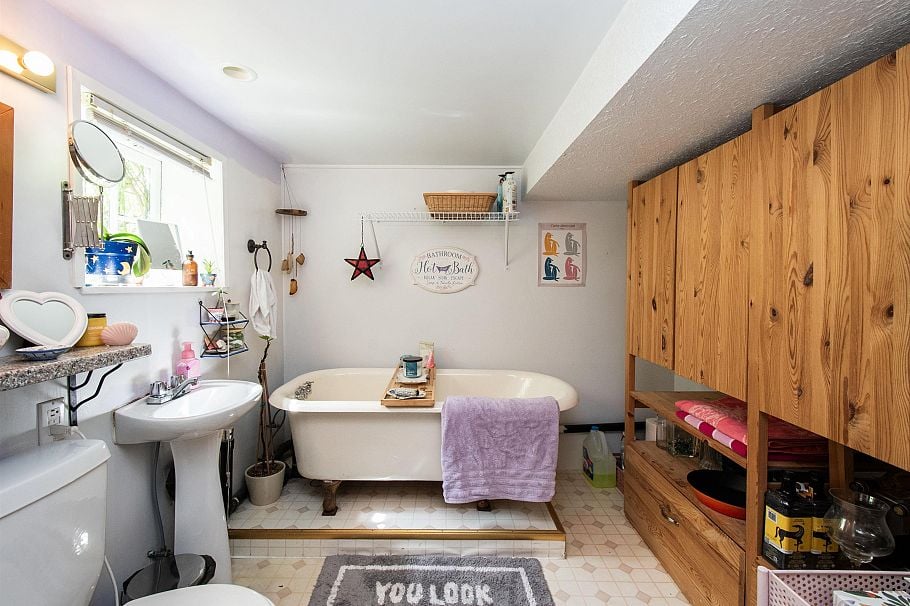 1560 Macgowan Avenue North Vancouver, BC - 30