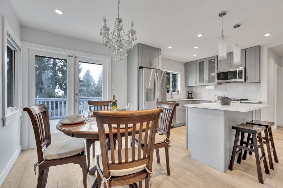 409 W 27th Street North Vancouver, BC - 13