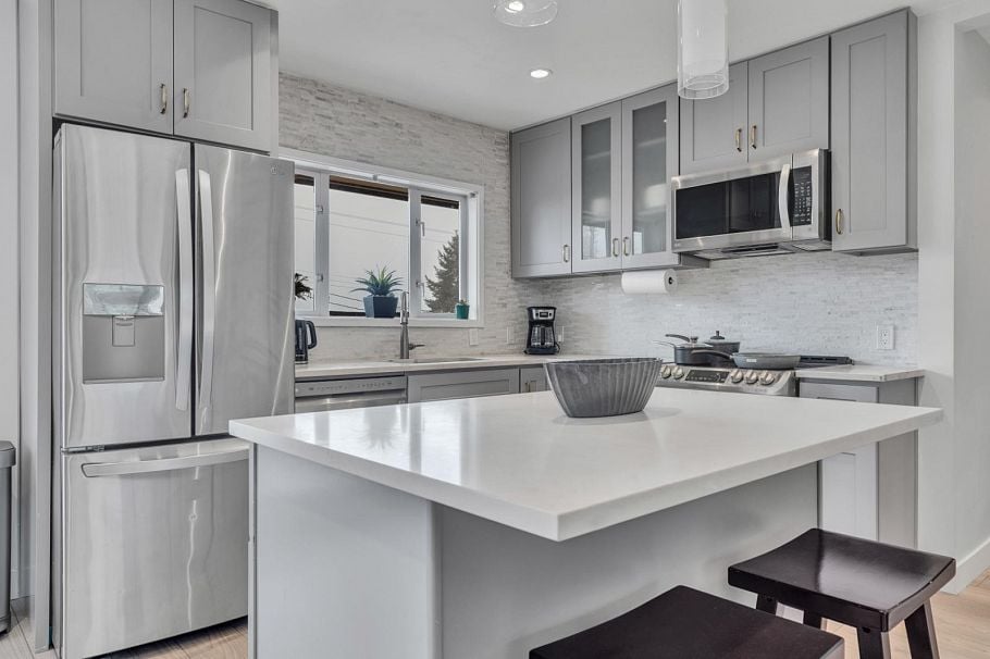 409 W 27th Street North Vancouver, BC - 19