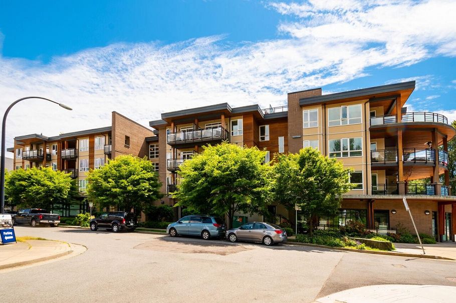 417 733 W 14th Street North Vancouver, BC - 1