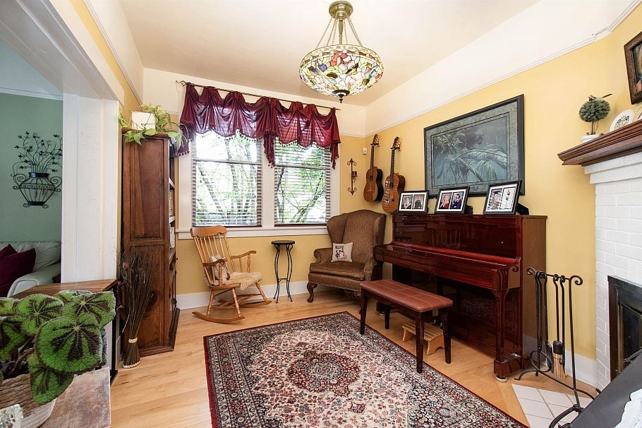 1560 Macgowan Avenue North Vancouver, BC - 11