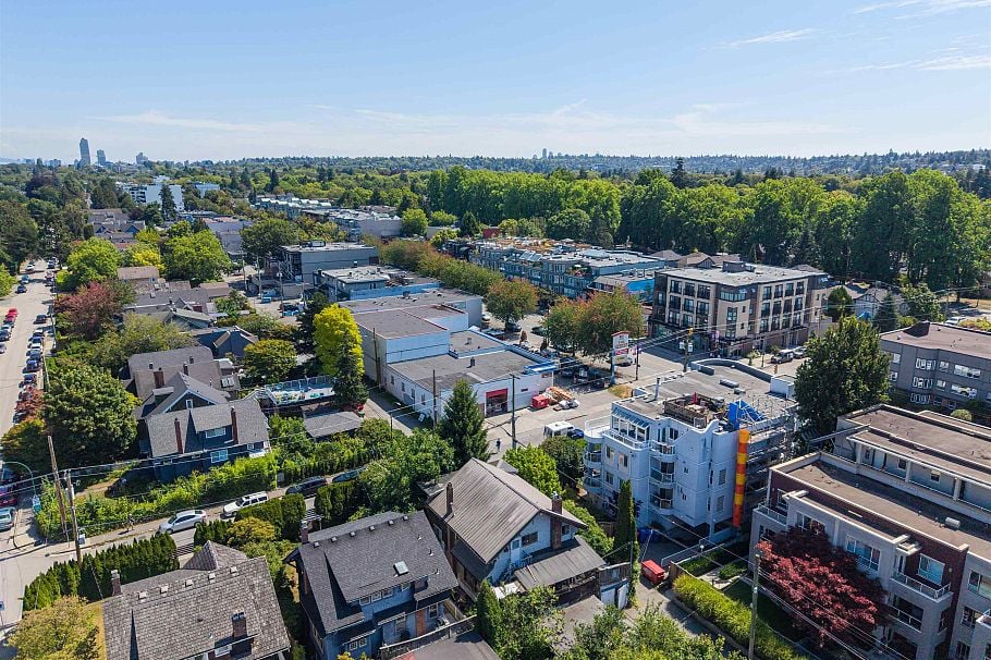 2413 Collingwood Street Vancouver, BC - 4