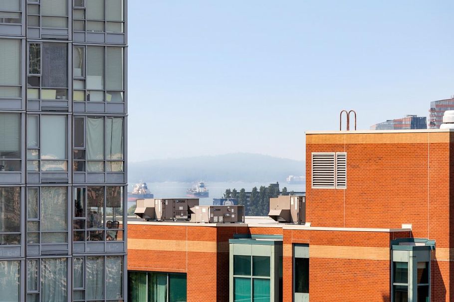 707 1068 W Broadway Vancouver, BC - 32