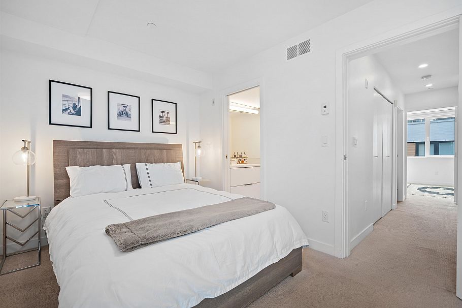 207 649 E 3 Street North Vancouver, BC - 23