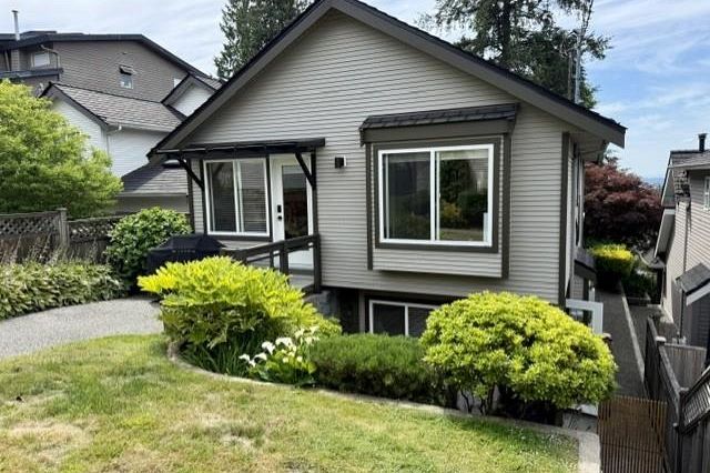 336 E 26th Street North Vancouver, BC - 36