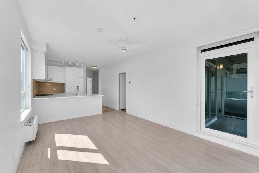 315 711 W 14th Street North Vancouver, BC - 4