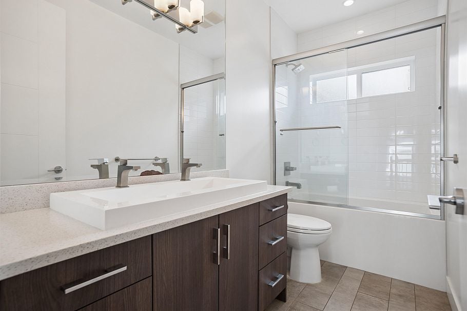 2020 Carson Court North Vancouver, BC - 31