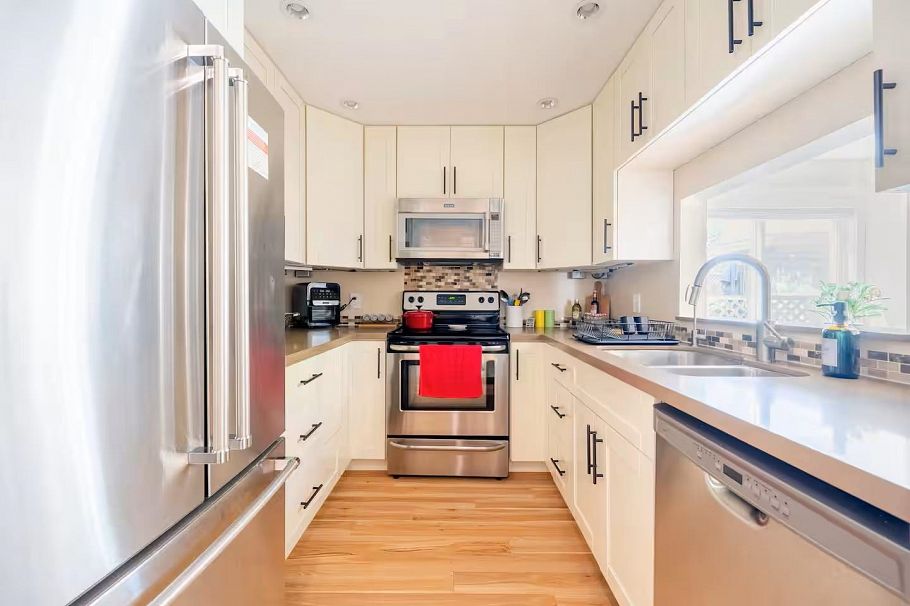 336 E 26th Street North Vancouver, BC - 24