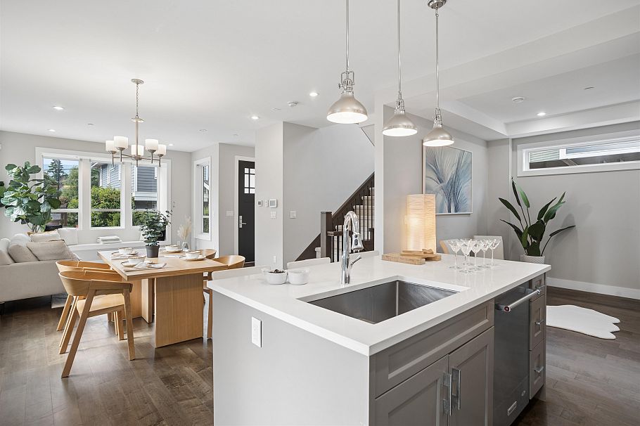 2020 Carson Court North Vancouver, BC - 18