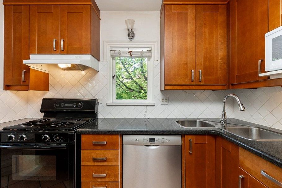 2903 W 42nd Avenue Vancouver, BC - 10