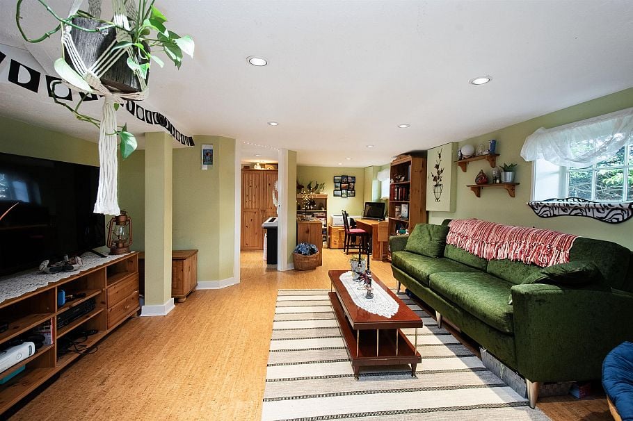 1560 Macgowan Avenue North Vancouver, BC - 26