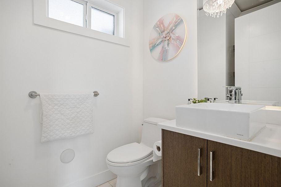 2020 Carson Court North Vancouver, BC - 34