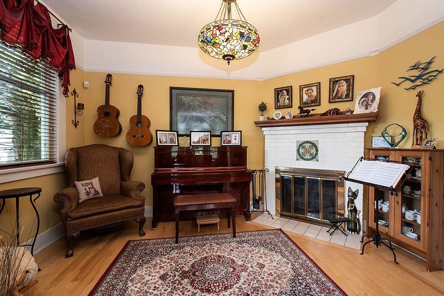 1560 Macgowan Avenue North Vancouver, BC - 10