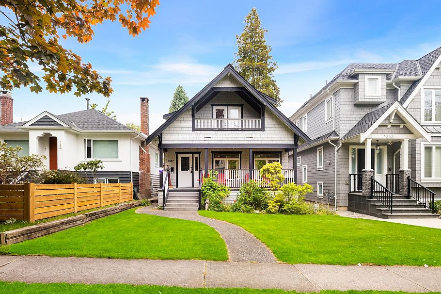 4337 W 15th Avenue Vancouver, BC - 2