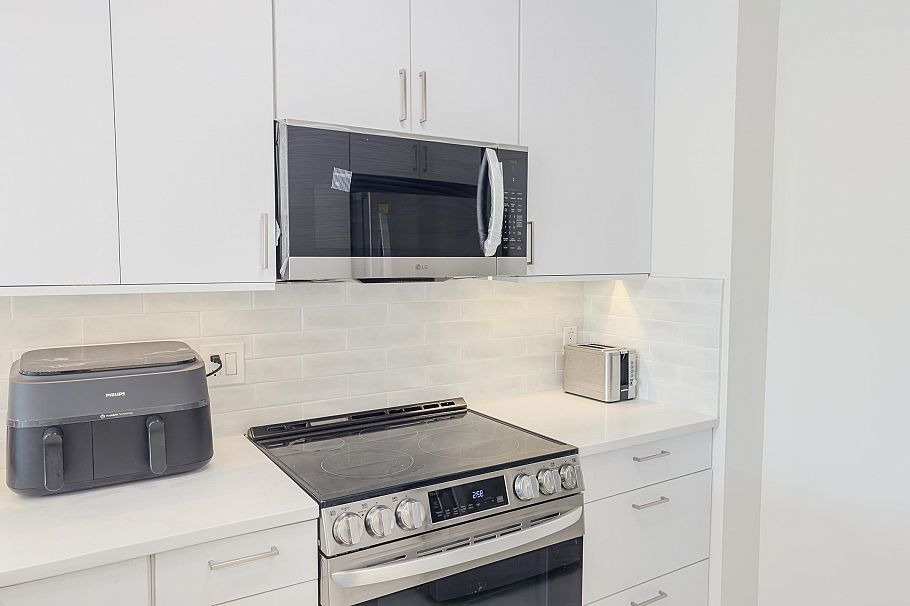311 4893 Clarendon Street Vancouver, BC - 2