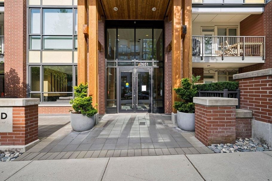 213 2651 Library Lane North Vancouver, BC - 4