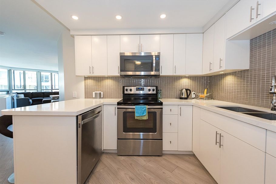 303 1625 Hornby Street Vancouver, BC - 9