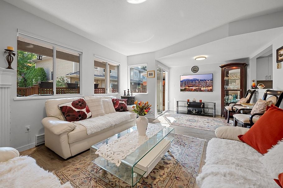 8 815 Tobruck Avenue North Vancouver, BC - 4