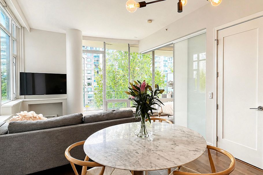 406 1633 Ontario Street Vancouver, BC - 9