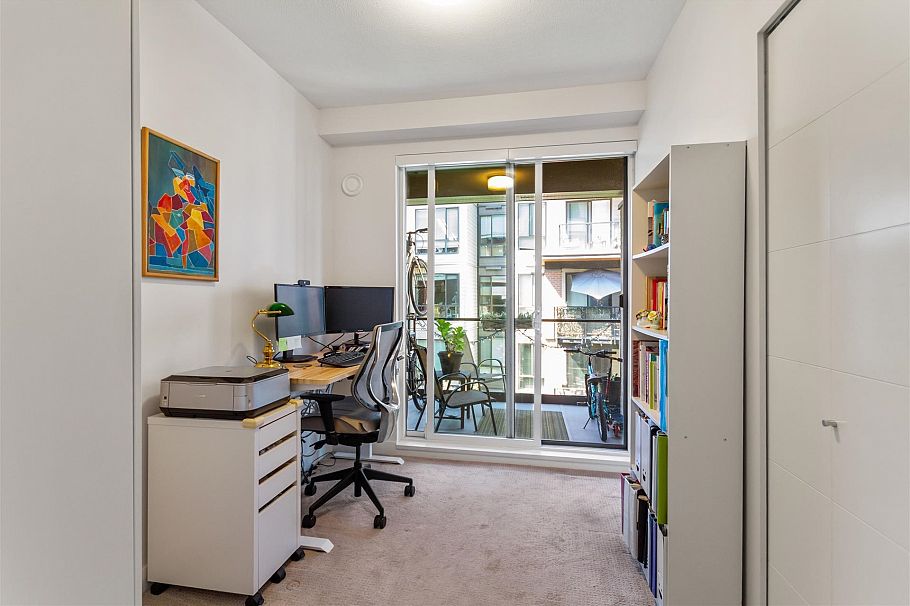 404 719 W 3rd Street North Vancouver, BC - 11