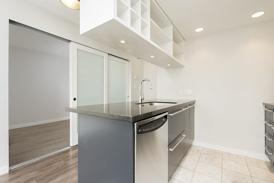 2110 833 Seymour Street Vancouver, BC - 11