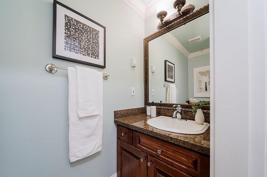 2412 St. Catherines Street Vancouver, BC - 35