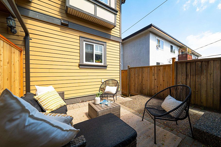 2412 St. Catherines Street Vancouver, BC - 5