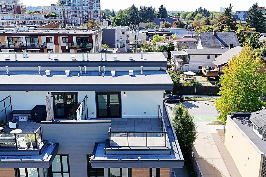 3930 Dumfries Street Vancouver, BC - 39