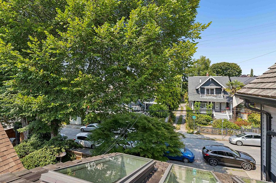 2760 W 2nd Avenue Vancouver, BC - 30