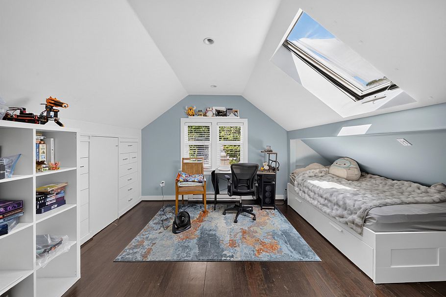 4327 W 12th Avenue Vancouver, BC - 11