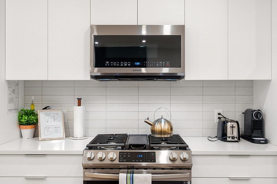 2727 W 14th Avenue Vancouver, BC - 17