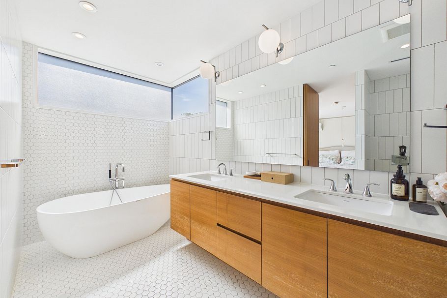 2996 W 11th Avenue Vancouver, BC - 32