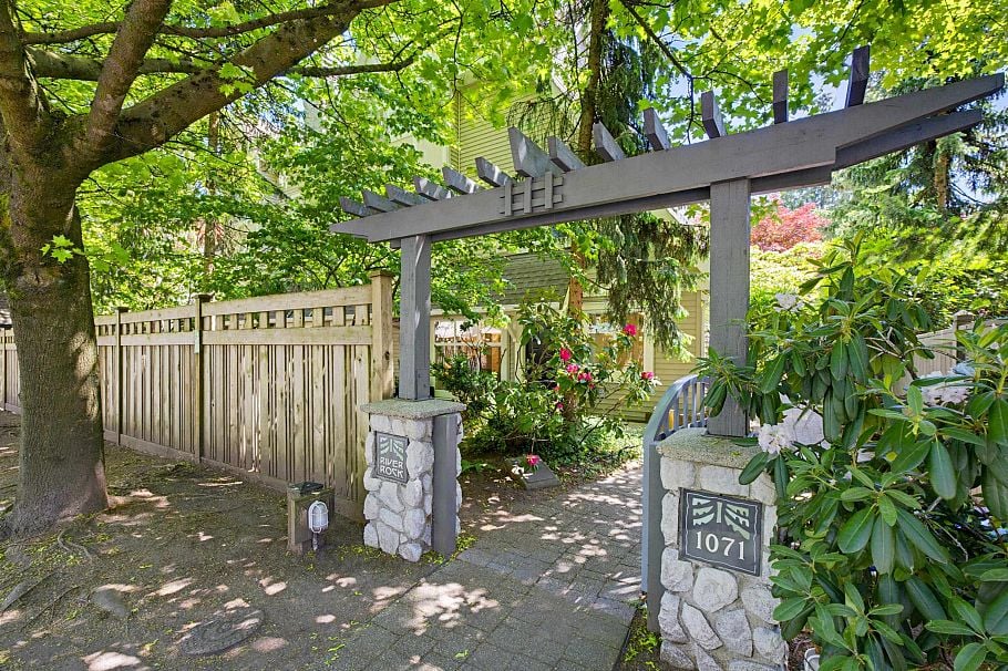 2 1071 Lynn Valley Road North Vancouver, BC - 30