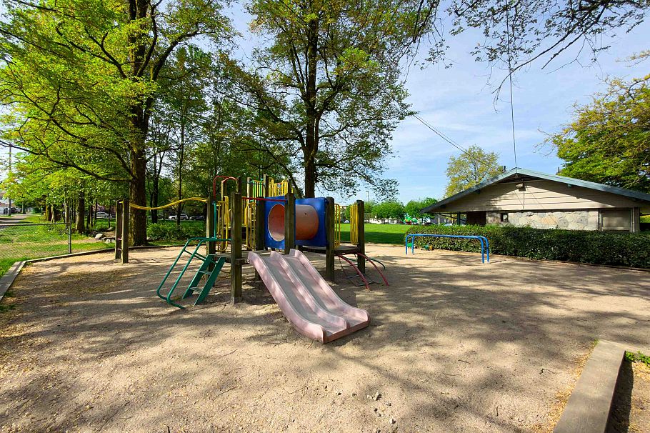 204 725 Commercial Drive Vancouver, BC - 26