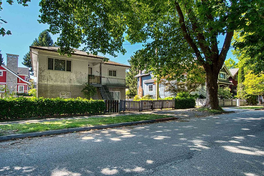 2675 Mackenzie Street Vancouver, BC - 2