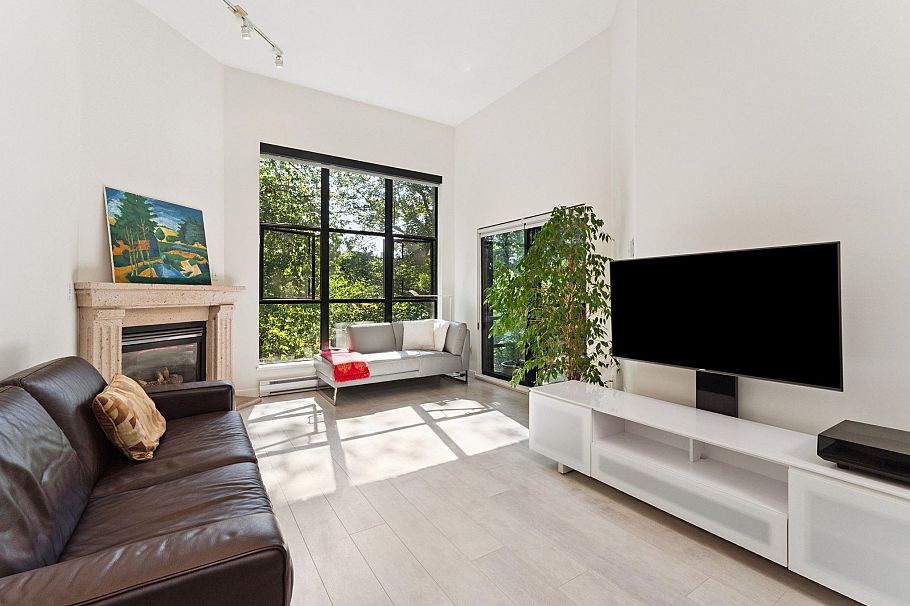 411 2181 W 10th Avenue Vancouver, BC - 2