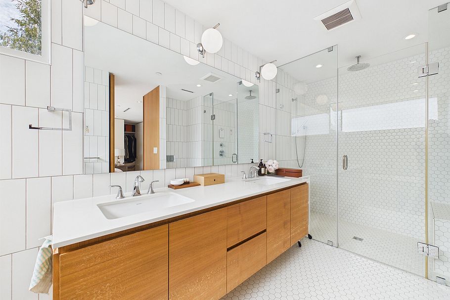 2996 W 11th Avenue Vancouver, BC - 31