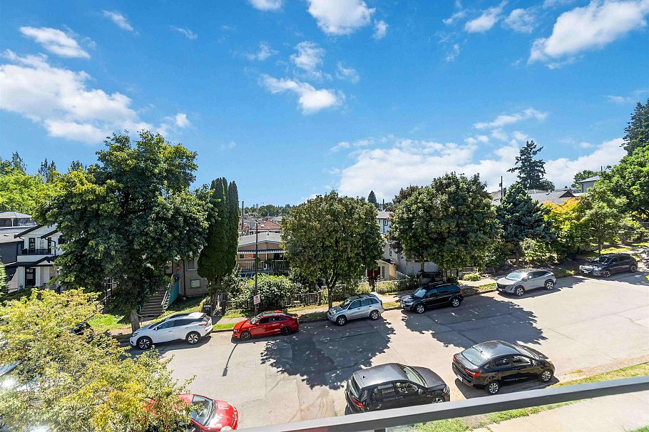 1 3271 E Georgia Street Vancouver, BC - 24