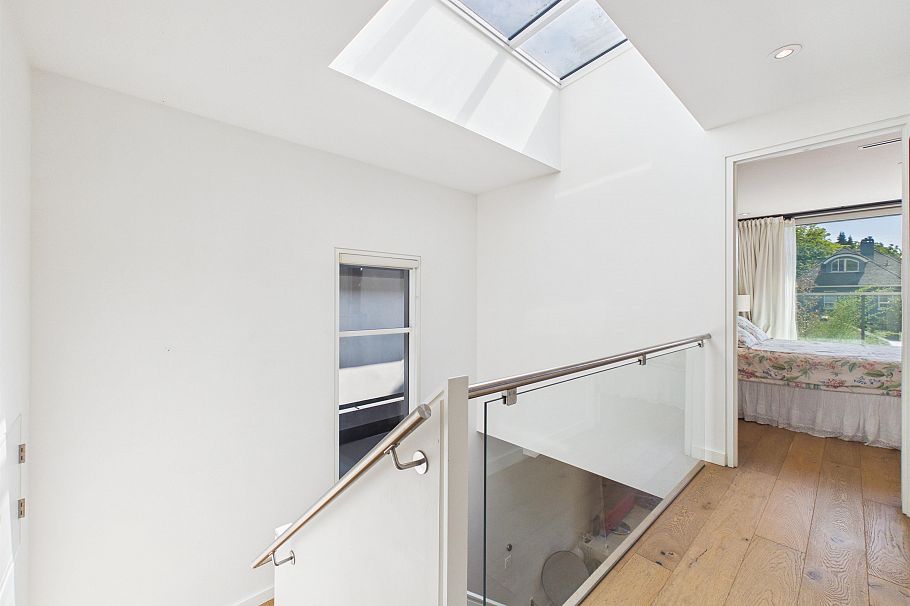 2996 W 11th Avenue Vancouver, BC - 26