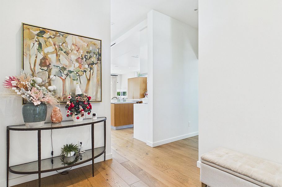 2996 W 11th Avenue Vancouver, BC - 5