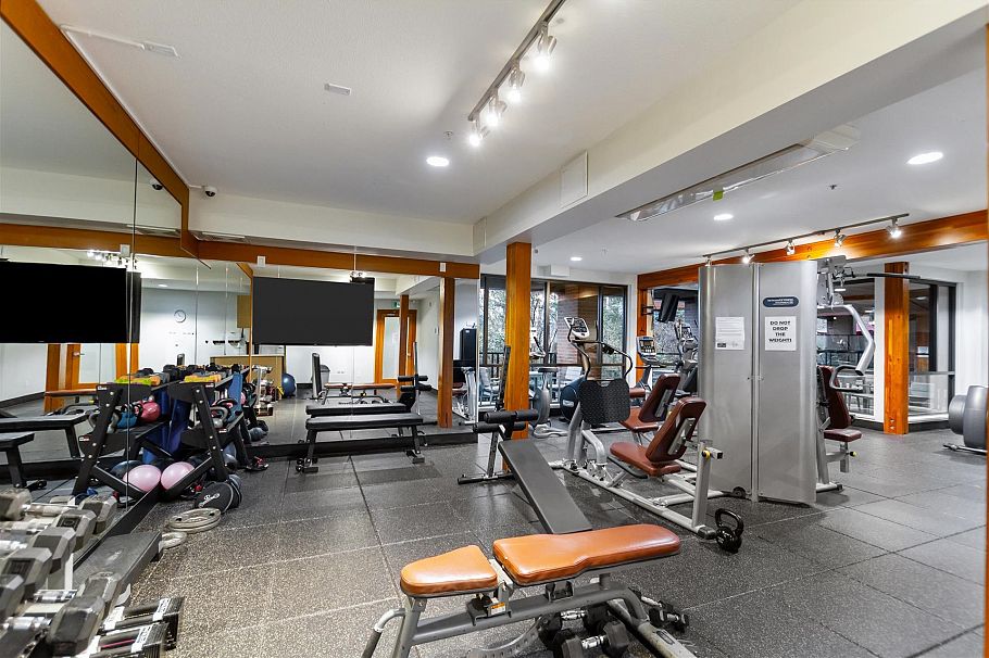 404 719 W 3rd Street North Vancouver, BC - 14