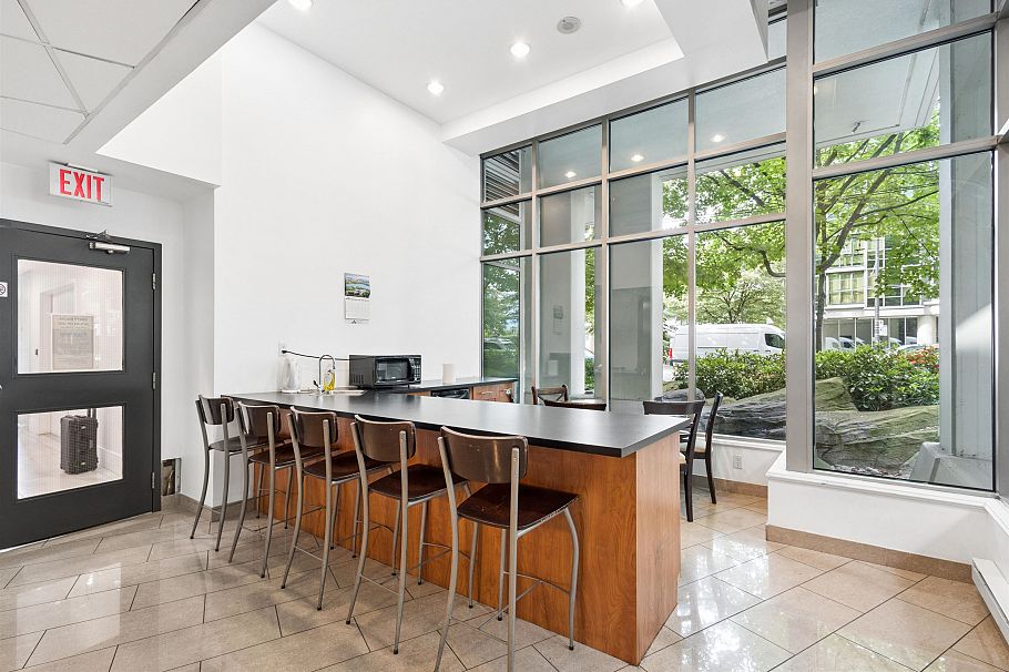 903 1328 W Pender Street Vancouver, BC - 37